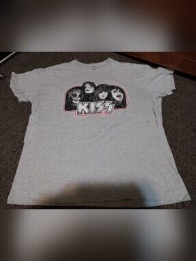 KISS Rock N Roll Band Women's Graphic Tee                 Size XL